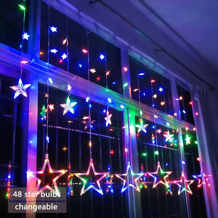 Mehrfarbige LED-Sternen-Lichterkette, per Fernbedienung für Partys einstellbar als Stimmungslicht.