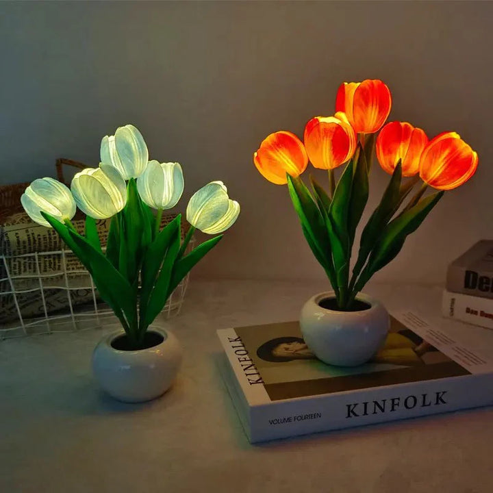 LED Tulpenlampe für romantische Stimmung im Schlafzimmer oder Wohnzimmer. Sanfte Beleuchtung.