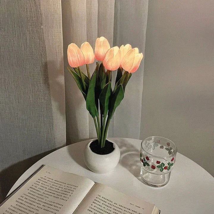 Stimmungsvolle LED Tulpenlampe, moderne Tischleuchte für gemütliche und harmonische Momente.