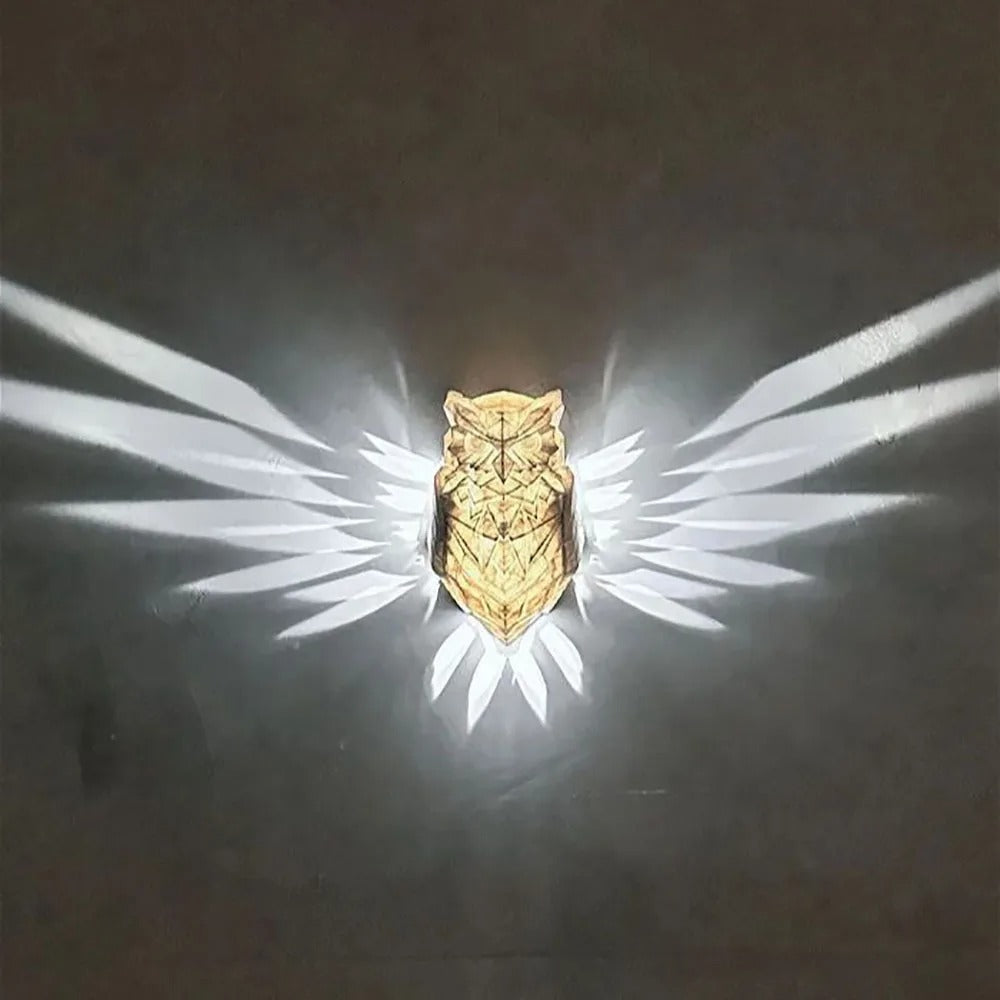 Elegante LED Wandlampe mit detailliertem Adler-Design, perfekt für modernes Wohnzimmer-Ambiente.