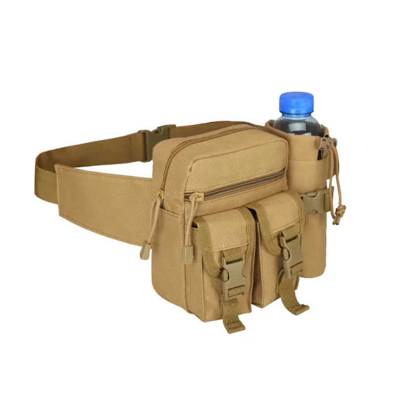 Detailaufnahme der Wanderhüfttasche mit Flaschenhalter, leicht, perfekt für Sport & Outdoor-Abenteuer.