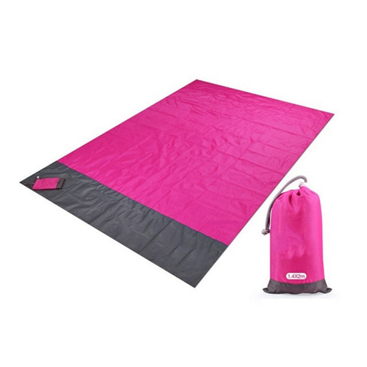 Essentielles Zeltzubehör: Leichte, wasserdichte Campingmatte, faltbar für Outdoor-Trips.