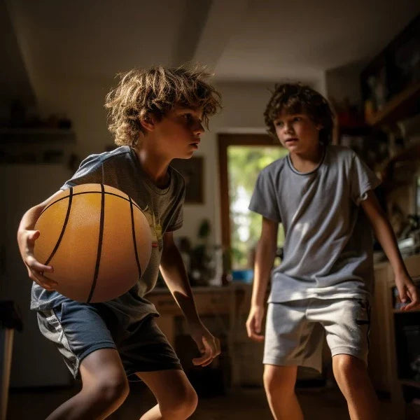 Hochwertiger Indoor Basketball mit weichem Sprung und leisem Geräuschpegel. Perfekt für Dribbling.