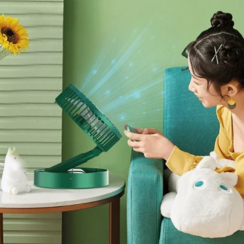 Platzsparender USB-Tischlüfter, leise & klappbar. Idealer Reiseventilator oder Bürolüfter für den Sommer.
