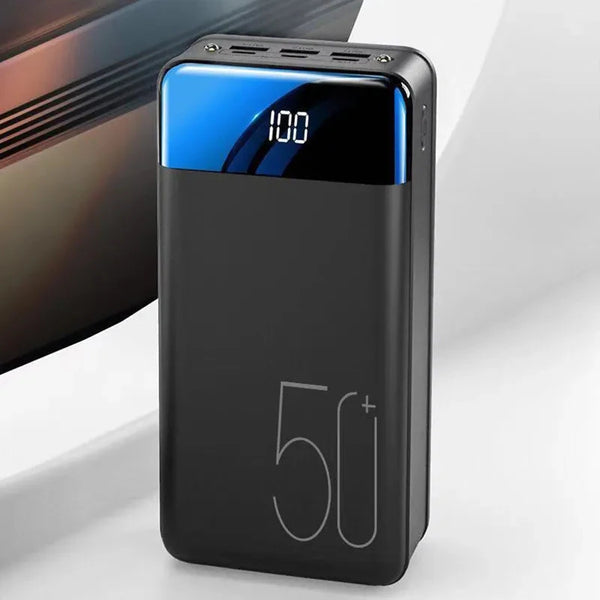 Leistungsstarke 50.000 mAh Powerbank mit Ultra-Schnellladefunktion für Smartphones, Tablets und Laptops.