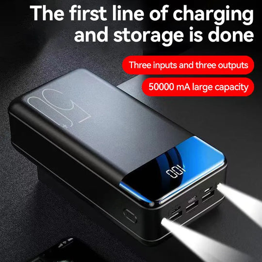 Kompakte 50.000 mAh Powerbank, ideal für Reisen und Outdoor-Abenteuer, sorgt für mobile Energie unterwegs.