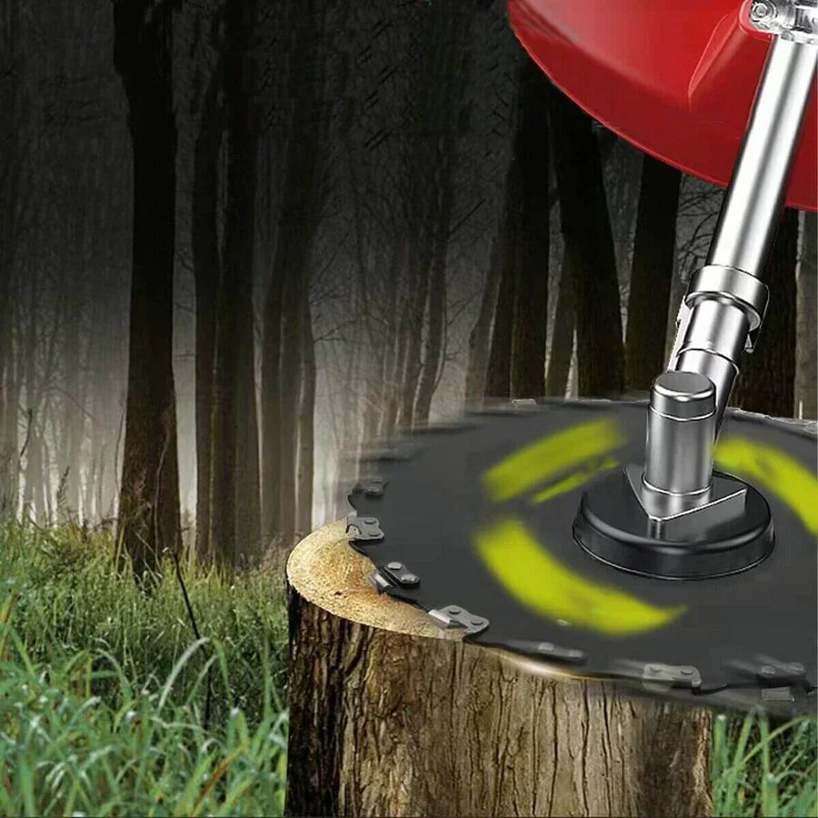 Detailansicht der robusten Stahlklinge des Freischneiders für präzise Gartenpflege.