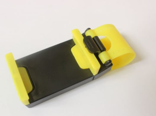 Rutschfeste Lenkrad Smartphonehalterung, fester Griff für Ihr Gerät während der Fahrt. Max. Sicherheit.