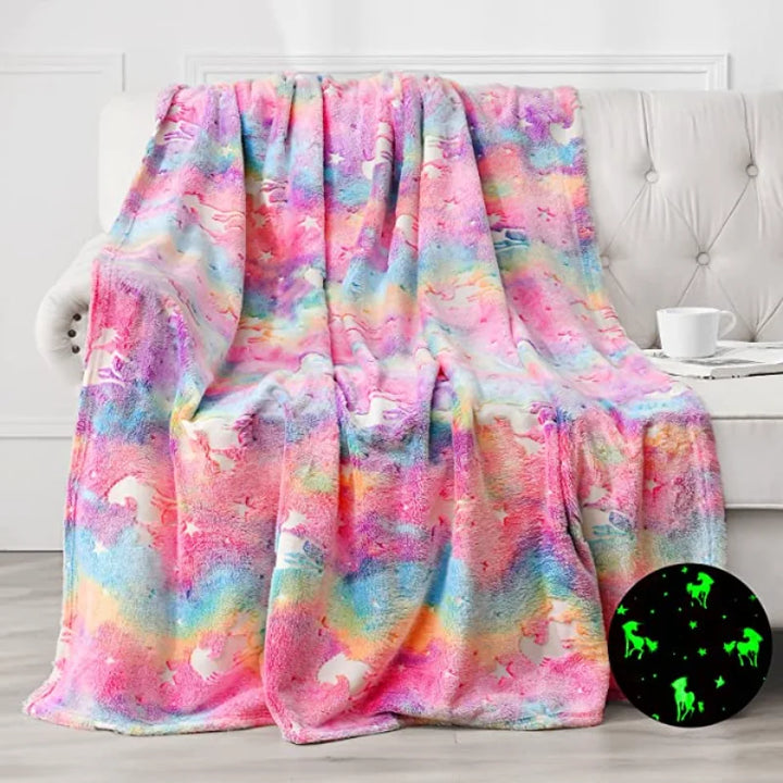 Leuchtende Einhorn-Kuscheldecke für Kinder & Erwachsene mit magischen Sternen & Herzen, glow in the dark.