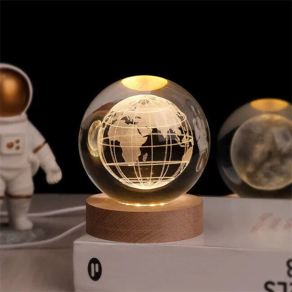 Magische 3D-Kristallkugel mit leuchtendem Universum, schafft eine entspannte Atmosphäre im Schlafzimmer.
