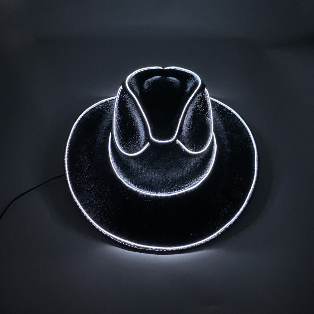 Festlicher LED-Cowboyhut, ein Hingucker auf jeder Party. Leuchthut mit coolen Lichteffekten.
