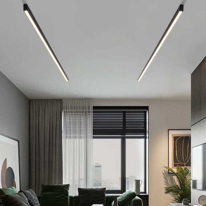 Lineare LED-Deckenleuchte Stratum im industriellen Stil für modernes Wohnzimmer & Küche.