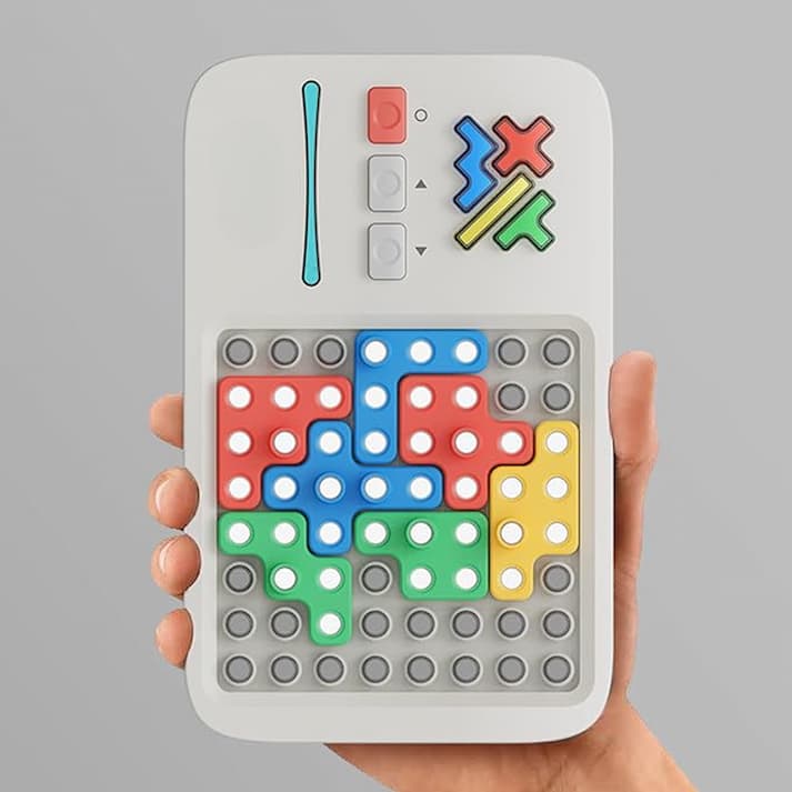 Interaktives Logikspiel für Kinder ab 6, entwickelt kritische Denkfähigkeiten und Fokus spielerisch.