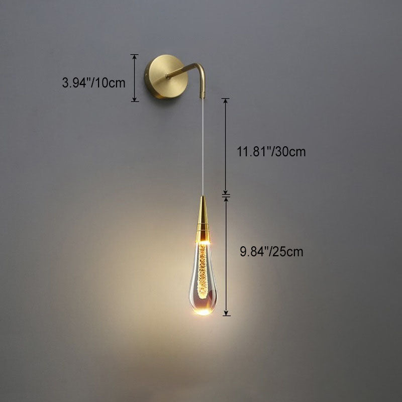 LumeTear LED Wandleuchte mit luxuriösem Teardrop Design aus Glas und Metall; moderne Beleuchtung.