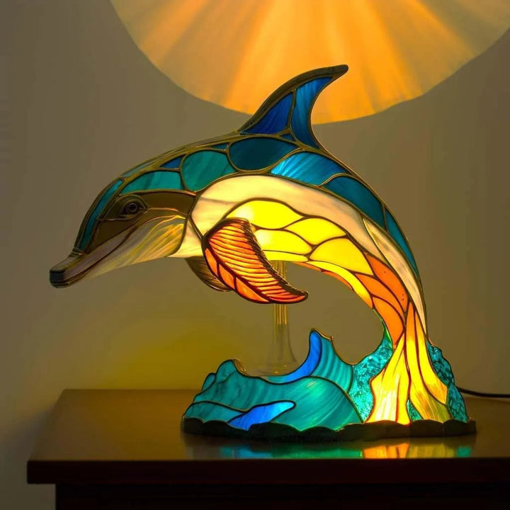 Detailreiche LumiAura Lampe, hochwertige Verarbeitung, modernes Lichtdesign, ansprechend und funktional.