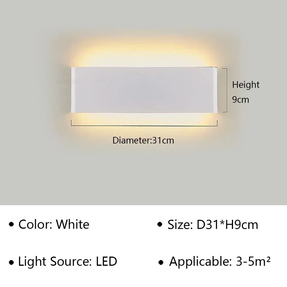 Moderne LumiEra LED-Wandleuchte mit Stil. Schafft stimmungsvolles Ambiente. Innenbeleuchtung für Ihr Zuhause.
