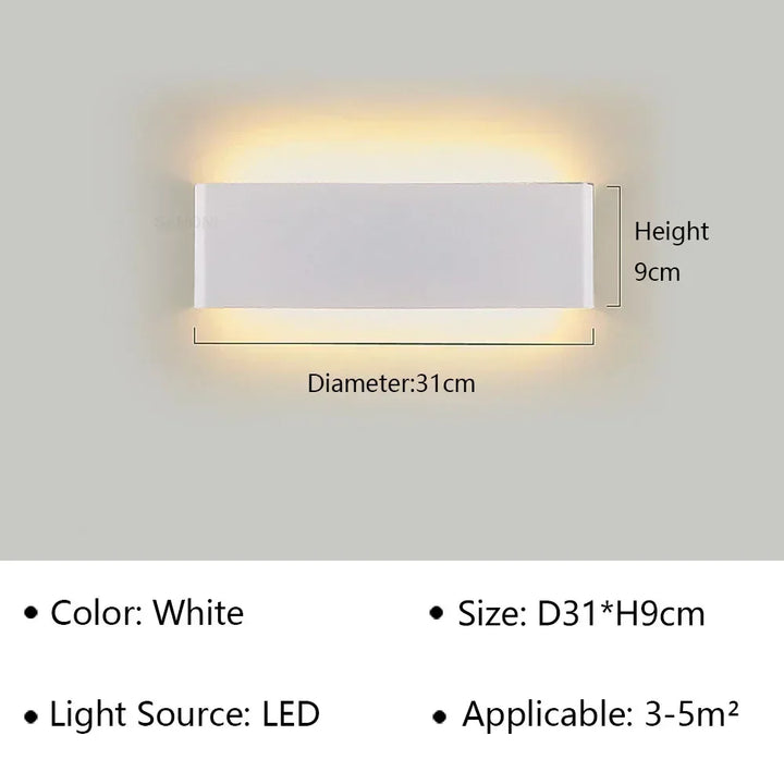 Moderne LumiEra LED-Wandleuchte mit Stil. Schafft stimmungsvolles Ambiente. Innenbeleuchtung für Ihr Zuhause.
