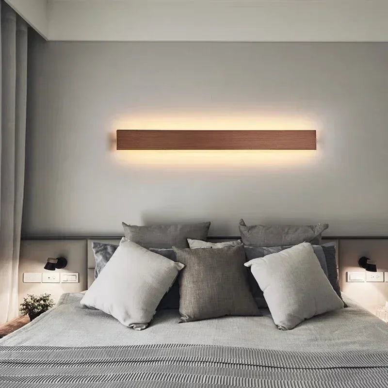 Stilvolle LumiEra LED-Wandleuchte. Schafft Ambiente im Wohnzimmer. Minimalistische Designlampe für Flur.