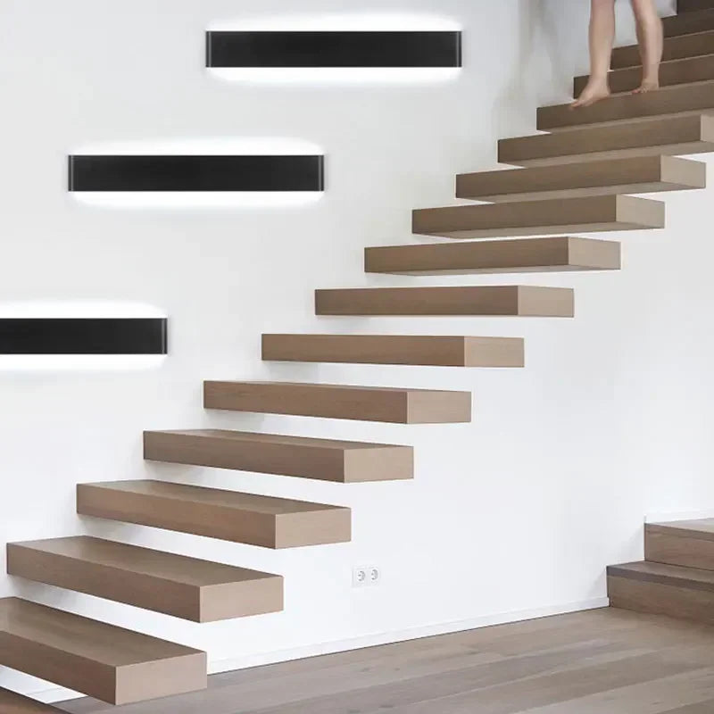 Energieeffiziente LumiEra LED-Wandleuchte. Moderne Innenbeleuchtung für Bad und Schlafzimmer. Designlampe.