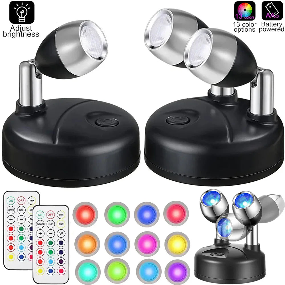LumiFlex kabellose LED Spotlights (2er Set) mit RGB Farbwechsel und Fernbedienung für flexible Innenbeleuchtung.