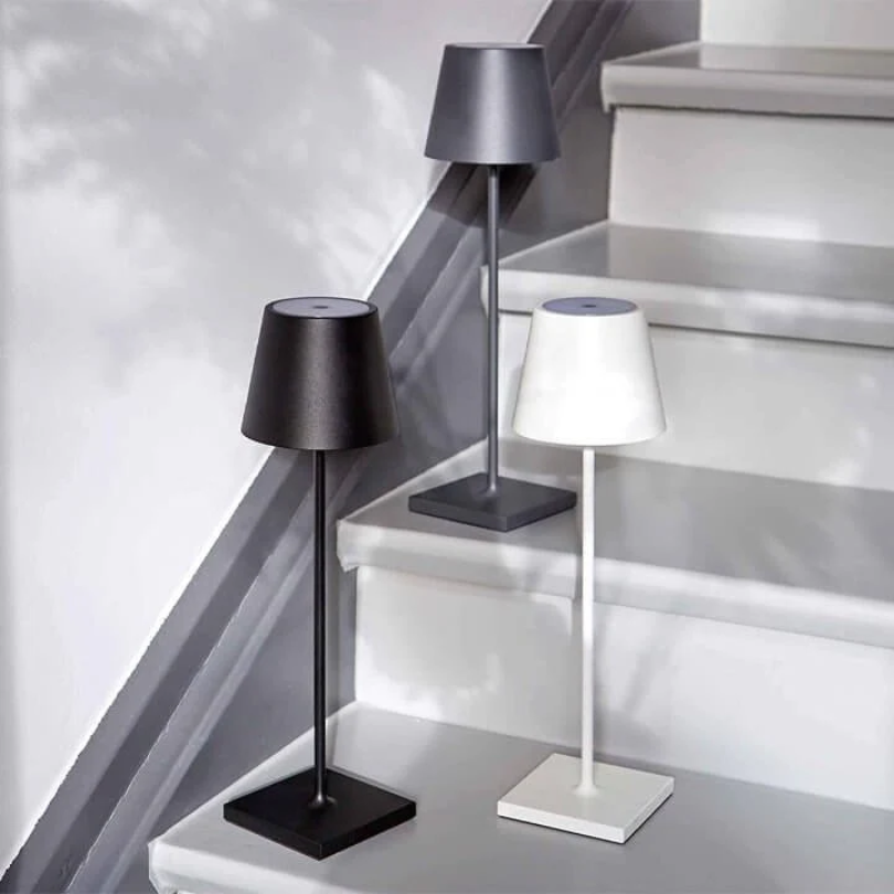 Tragbare LumiFlex LED-Lampe für den Innenbereich, kabellos, dimmbar, schafft individuelle Lichtstimmungen.