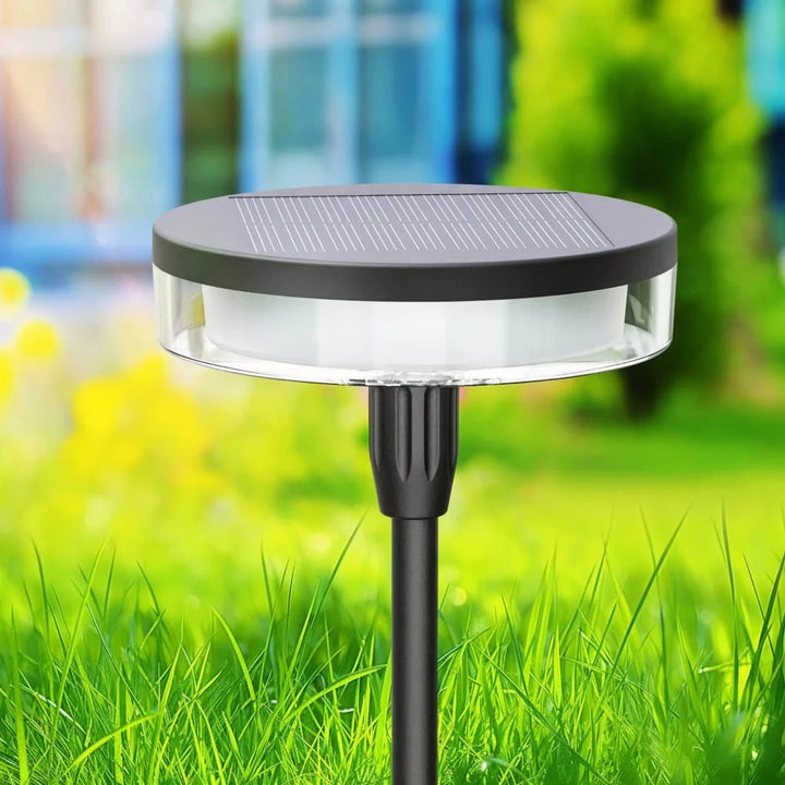 Wasserdichte LUMIGARD Gartenleuchte für sichere Wegbeleuchtung; robust & langlebig für jeden Außenbereich.