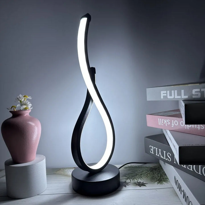 Dimmbare Lumoara LED Akku Tischlampe, modernes Design, kabellos, ideal für Nachttisch & Ambiente Licht.
