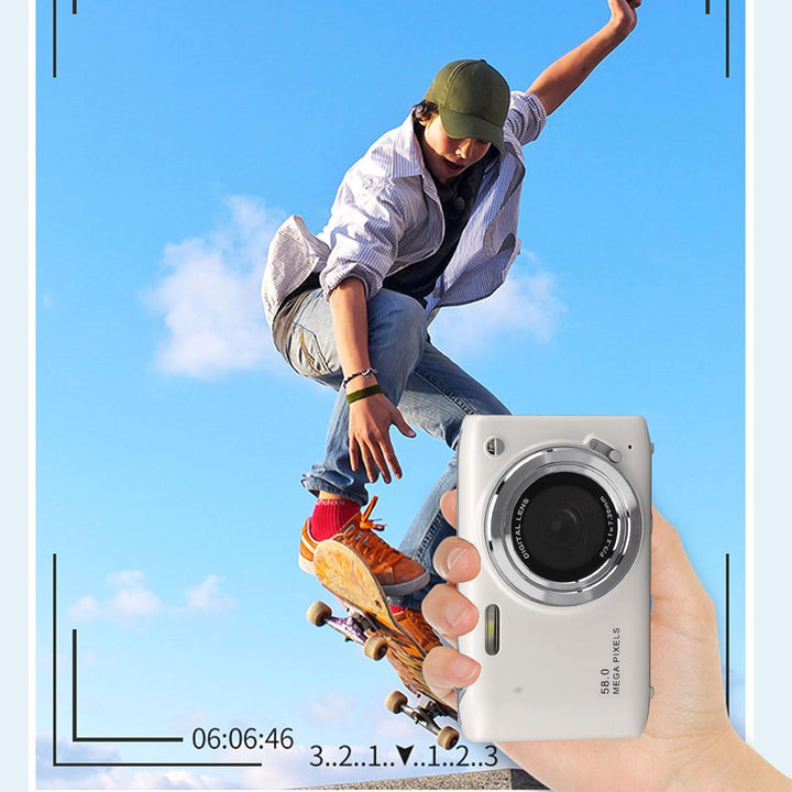 Lumora 4K Kompaktkamera fängt Familienmomente ein. 58MP Fotos, 16X Zoom, Videos.