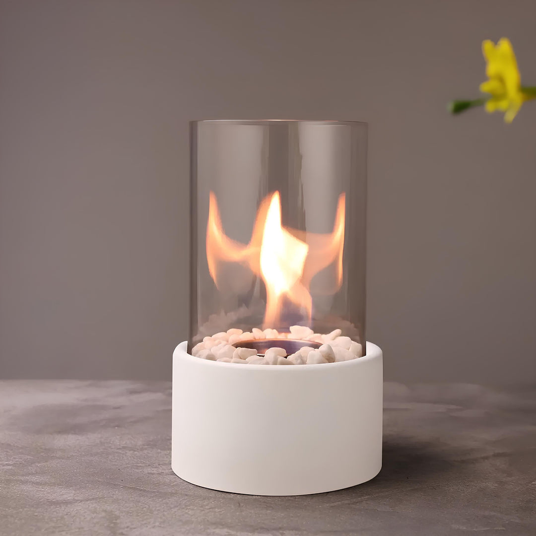 Handgefertigte Lumora Öllampe, vereint klassisches Design mit moderner Wohnästhetik und Funktionalität.