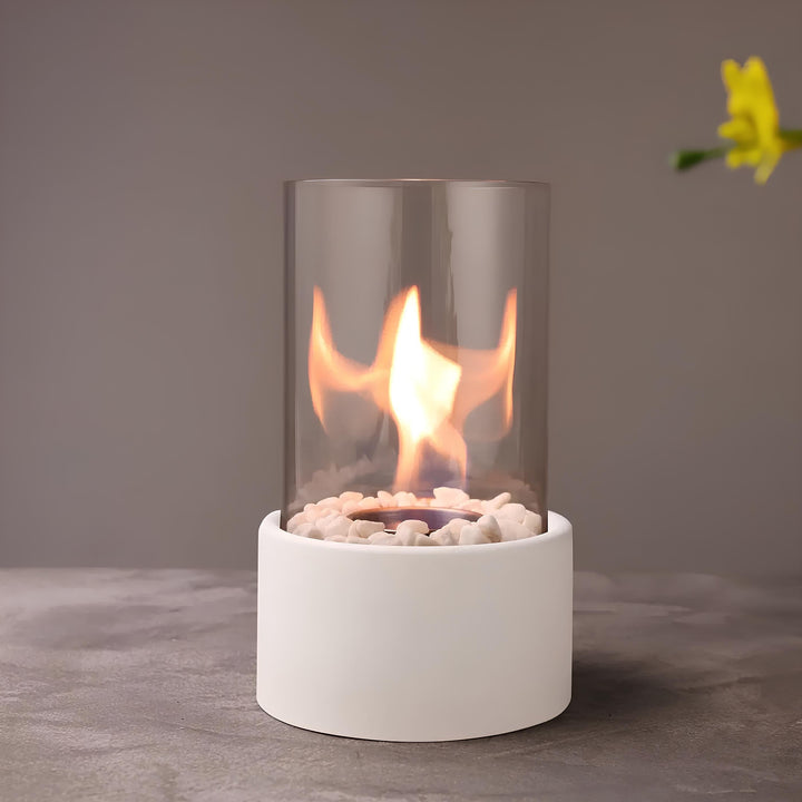 Handgefertigte Lumora Öllampe, vereint klassisches Design mit moderner Wohnästhetik und Funktionalität.