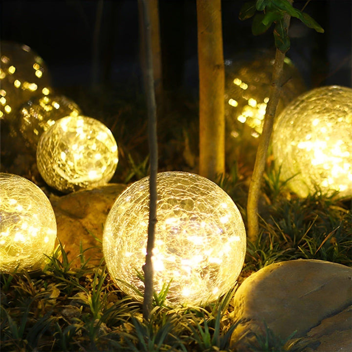 Umweltfreundliche Solar Deko-Gartenleuchte mit warmweißem Bruchglas-LED für stimmungsvolle Akzente im Garten.