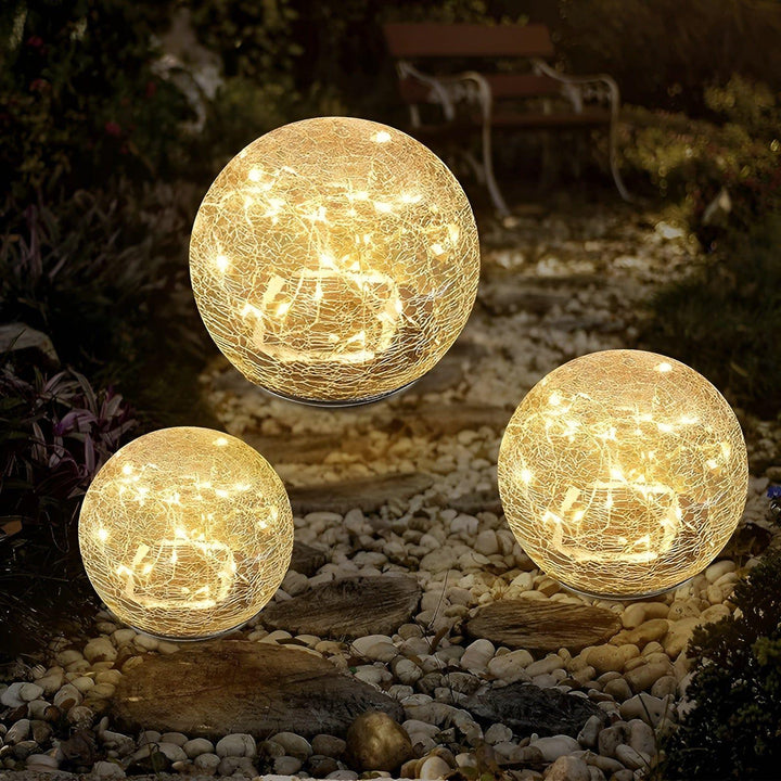 Moderne Solarleuchte für Garten & Aussenbereich: Warmweißes Bruchglas LED-Licht, wetterfest & energieeffizient.