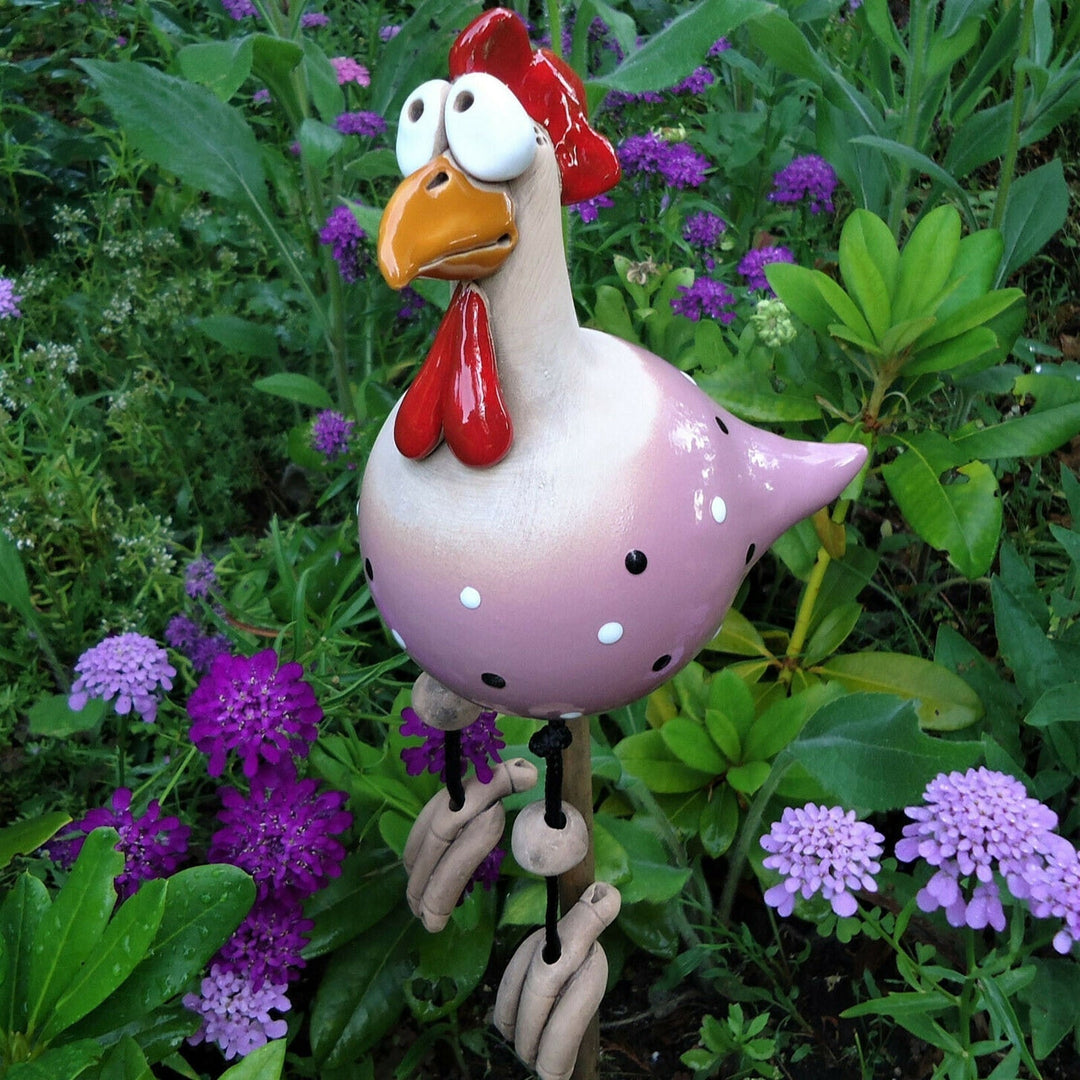 Einzigartige Zaunfigur Huhn, handbemalt aus wetterfestem Kunstharz. Farbenfrohe Gartendekoration für Ihren Außenbereich.
