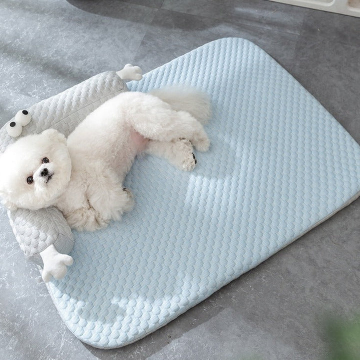 Luxe Hundekühlmatte in Blau, pflegeleicht, bietet Sommerkühlung und Komfort für Hunde, verschiedene Größen verfügbar.
