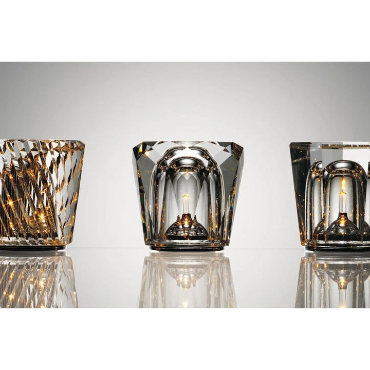 Elegante Diamant Kristall Tischlampe, LED, wiederaufladbar, perfekt für eine gemütliche Atmosphäre.