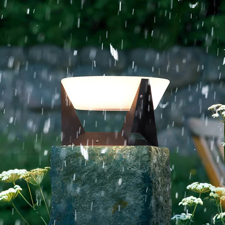 Wetterfeste japanische Solar-Gartenleuchte, luxuriöse Außenbeleuchtung mit LED für eine ruhige Atmosphäre.