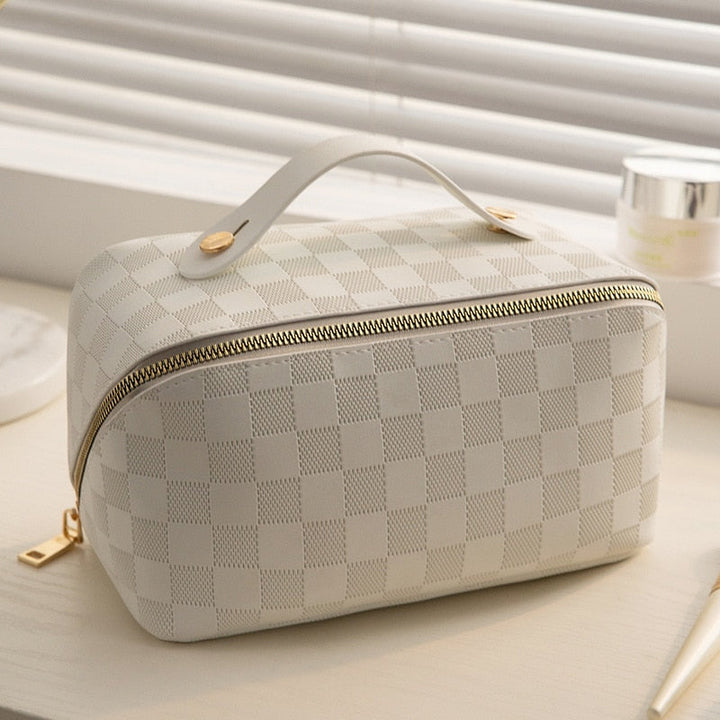Elegante Luxus Kosmetiktasche kariert, mit stilvollem Design für Damen, perfekte Aufbewahrung für Beauty-Produkte.
