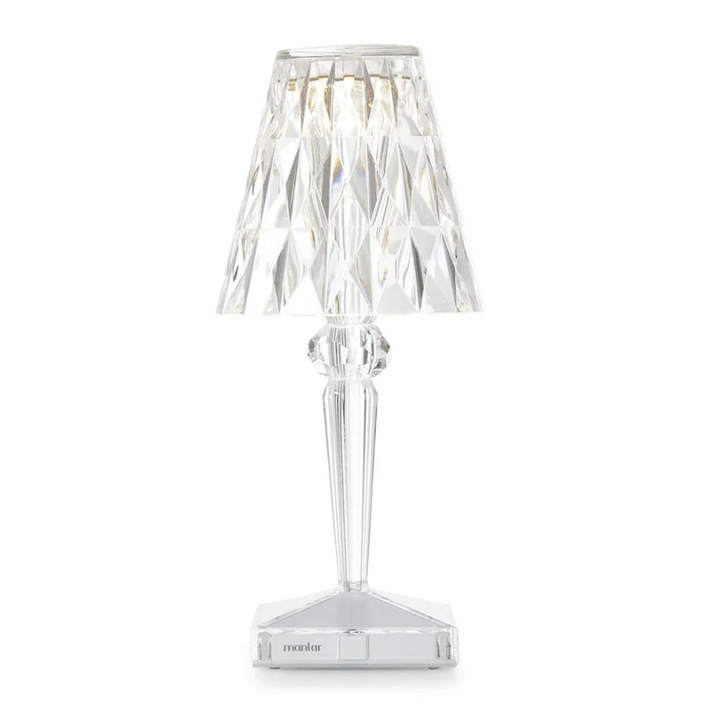 Funkelnde Kristall-Tischlampe, die Eleganz und Modernität in jedes Schlafzimmer bringt.