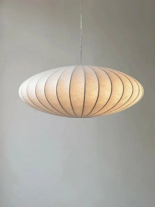 SilkCrown Seiden-Hängeleuchte mit glitzernden Kristallen, moderne Wohnzimmerlampe, luxuriös & dekorativ.
