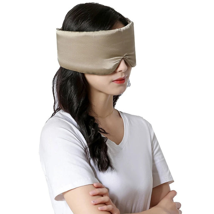 Dunkelschlaf Schlafmaske für optimalen Komfort. Perfekt für erholsamen Schlaf zu Hause oder unterwegs.