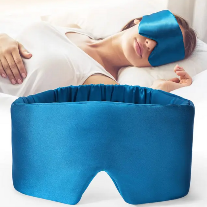 Nahaufnahme der weichen, luxuriösen Unisex Schlafmaske; seidiger Stoff sorgt für ultimativen Schlafkomfort.