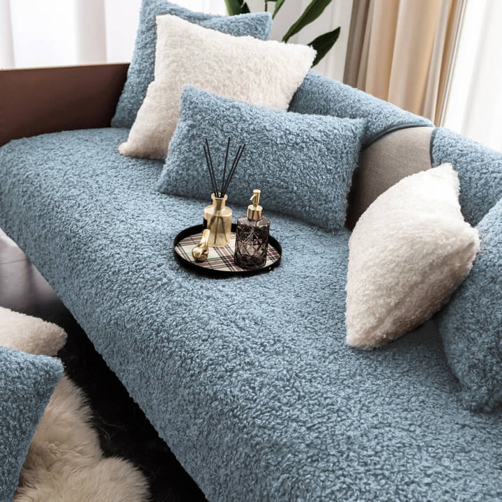 Teddyfleece-Sofabezug in Beige, extra weich und warm, schützt Möbel, ideal für gemütliche Abende.