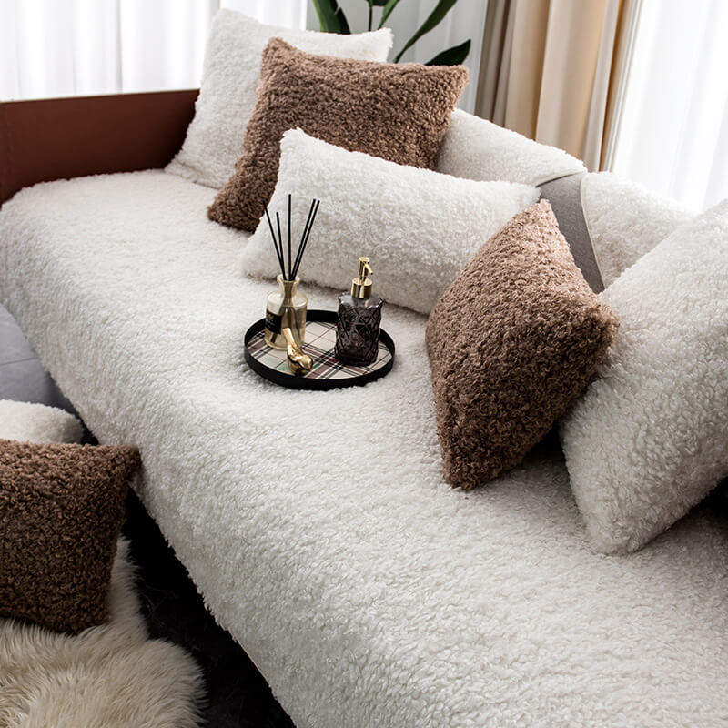 Gemütliche rutschfeste Sofaabdeckung aus Fleece, tierfreundlich, schützt Möbel im Wohnzimmer.