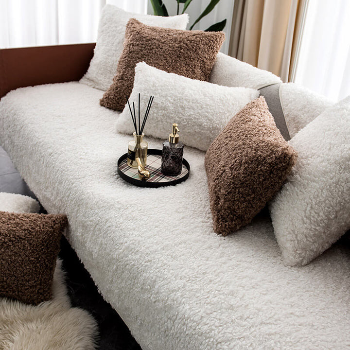 Gemütliche rutschfeste Sofaabdeckung aus Fleece, tierfreundlich, schützt Möbel im Wohnzimmer.