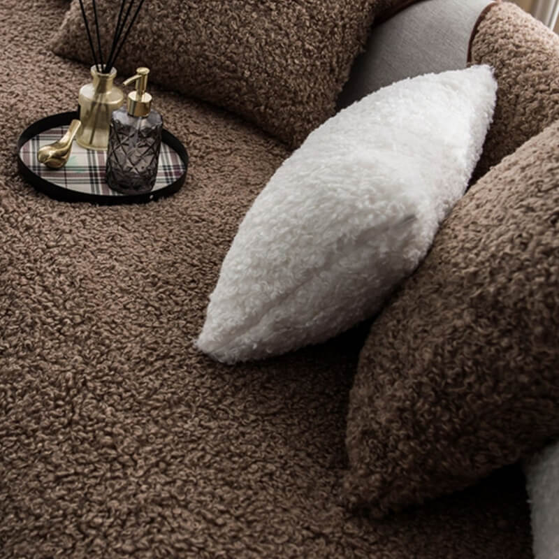 Pflegeleichte Fleece-Decke als Sofaabdeckung, rutschfest & schützend, hält Ihr Sofa sauber und warm.