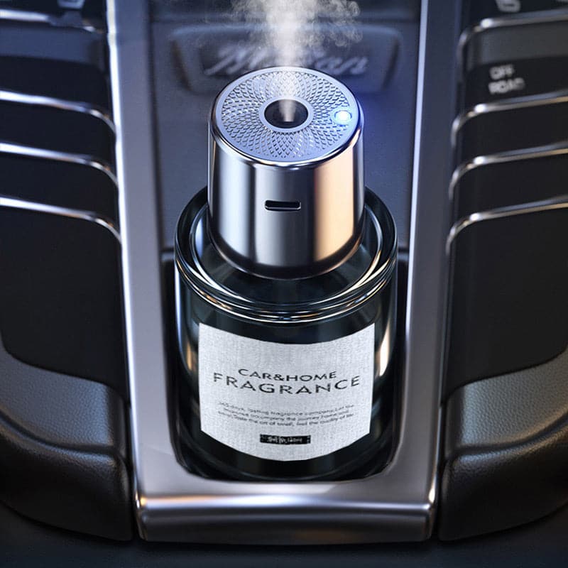 Premium Auto Aroma Diffusor im Innenraum eines Autos, sorgt für angenehmen Duft & Frische.