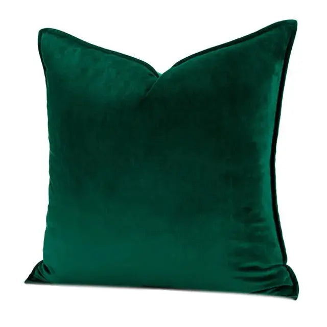 Weicher Samt Kissenbezug für Ihr Sofa. Dekorativer Kissenbezug für elegantes und gemütliches Wohnzimmer.