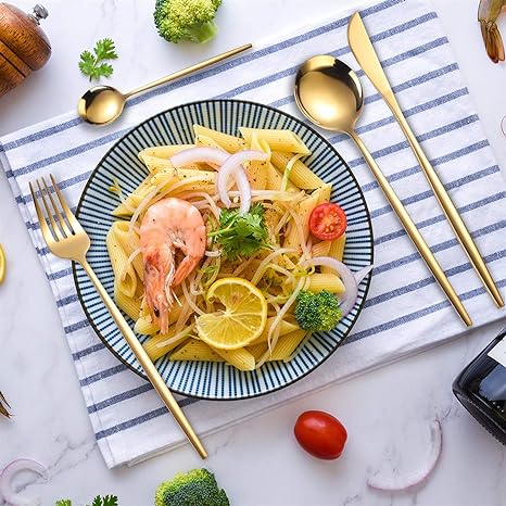 Glamouröses Goldbesteck Set, 24-teilig aus Edelstahl. Verleiht Ihrer Dinnerparty luxuriösen Glanz.