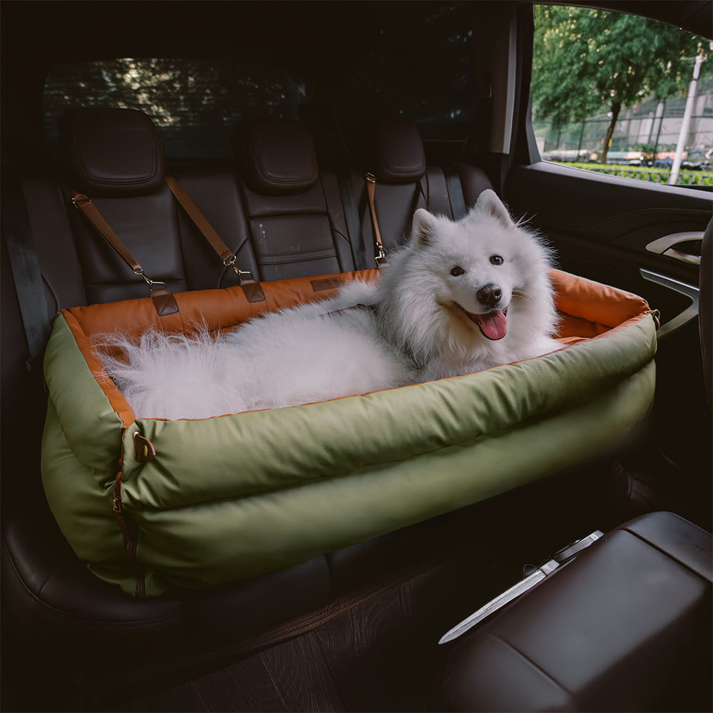 Stilvolles Hundebett Auto, pflegeleichtes Kunstleder, passend für jedes Fahrzeug.