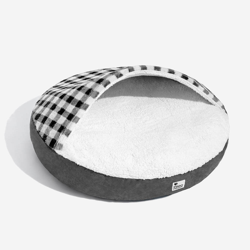 Luxuriöses Plüsch-Hundebett, Baldachin bietet Komfort und Geborgenheit als Schlafplatz.